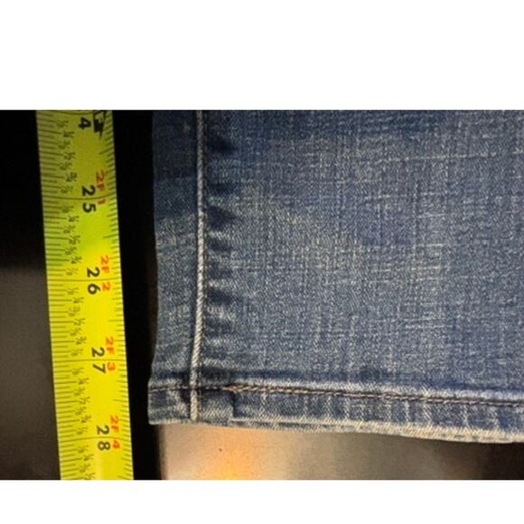 Levi's Jeans Women's Size 16 Classic Straight Med Wash American Classic Modern - Picture 7 of 7